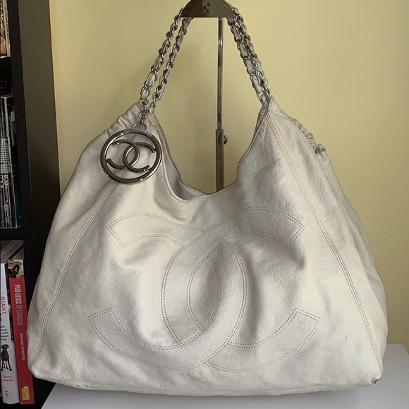 CHANEL Handbags - Chanel Cabas XL
